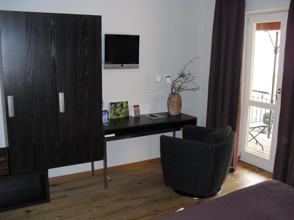 Halbtotale vom Bett aus gesehen Hotel Meintzinger