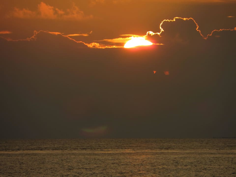 Sonnenuntergang am Strand in Bildern Adaaran Select Hudhuran Fushi - Premium All Inclusive