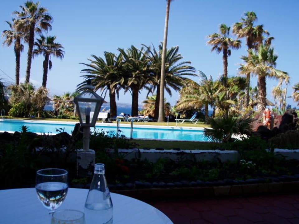 Terrasse vor dem Restaurant OCÉANO Health Spa Hotel