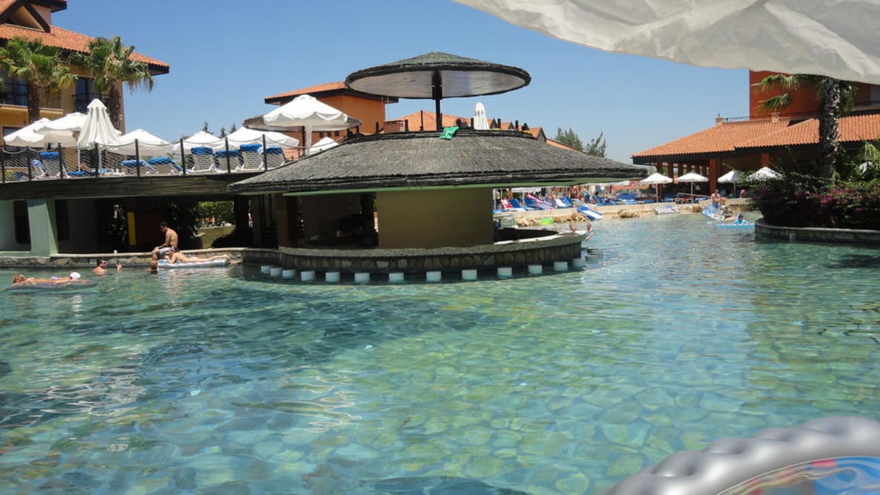 Poolbar im Hotel Grand Aqua Club Grand Aqua