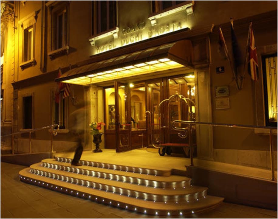 Ingresso  Grand Hotel Duchi d'Aosta