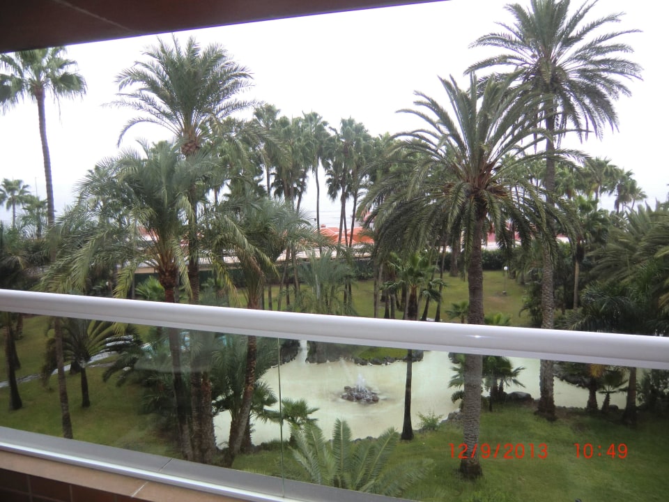 Blick vom Balkon zum Strand (ZiNr. 465) Hotel Riu Palace Oasis