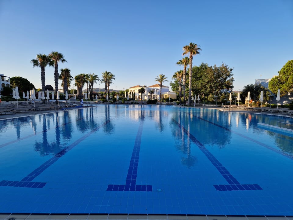 Pool Neptune Luxury Resort