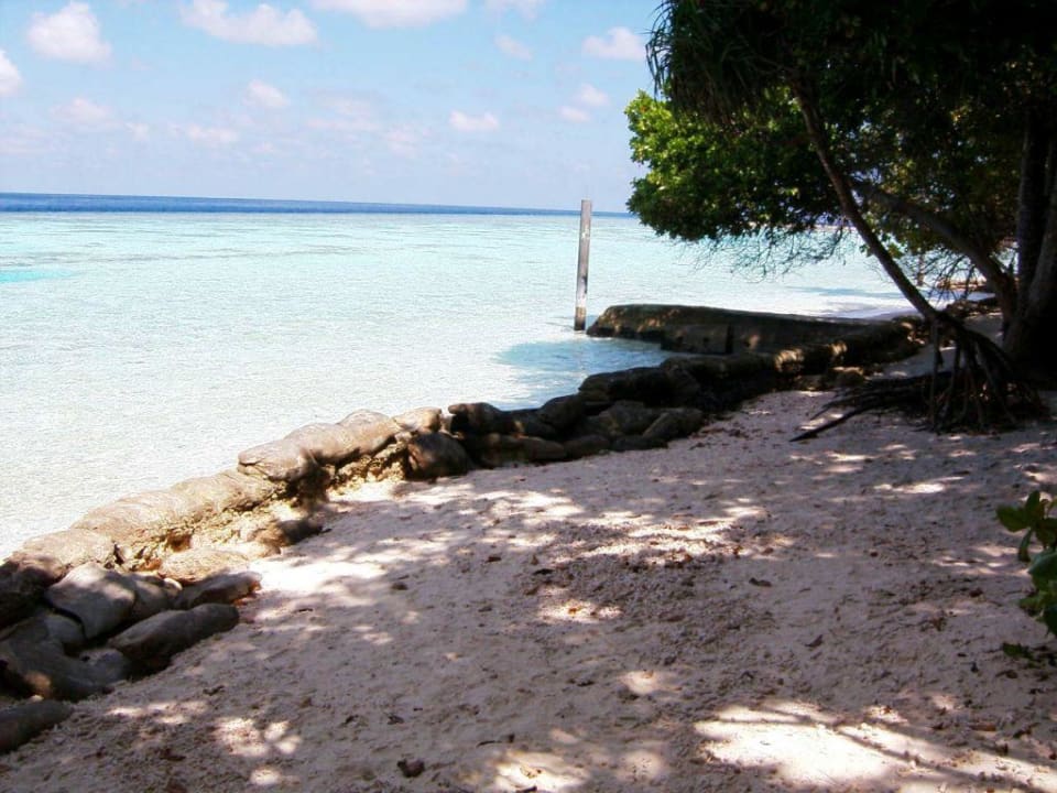 052 Strand nach rechts fotografiert Vilamendhoo Island Resort & Spa