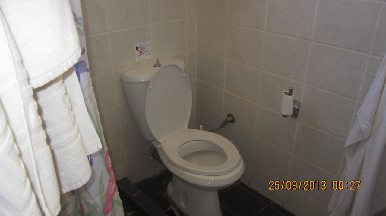 Ewig lose Toilettenbrille  Helianthos Traditional Villas