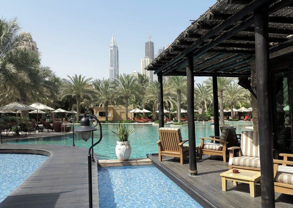 Blick vom Poolrestaurant aus Arabian Court at One&Only Royal Mirage