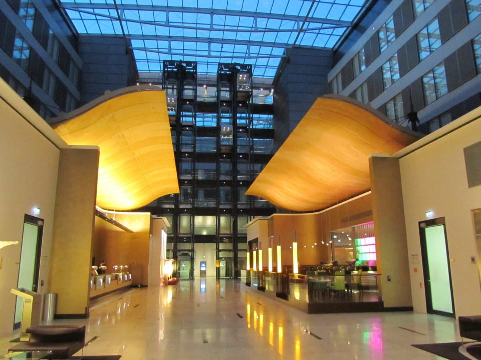 Lobby Hilton Frankfurt Airport