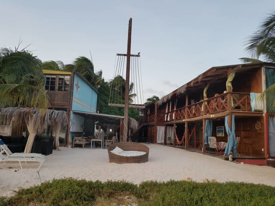 Lobby Coral Reef Beach Apartments