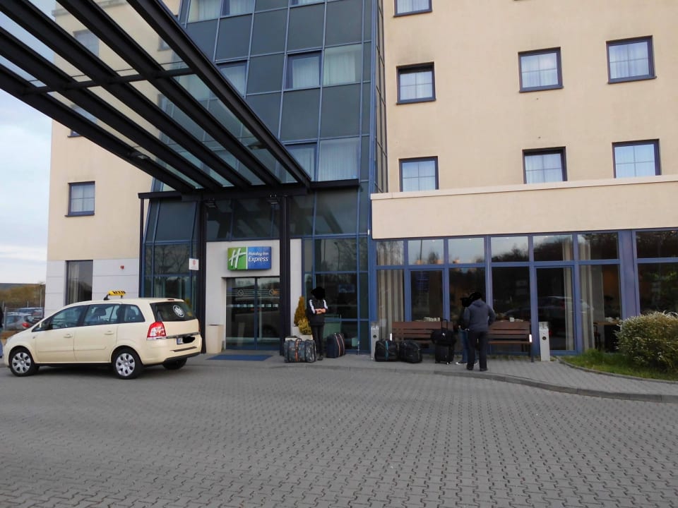 Hoteleingang Holiday Inn Express Frankfurt - Airport