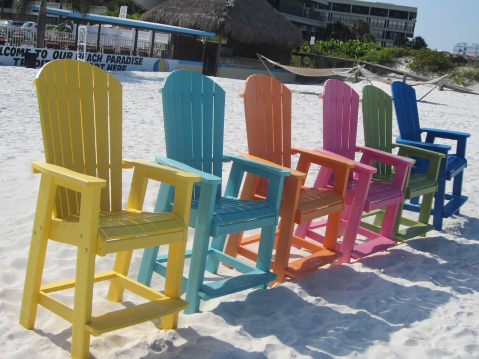 Stühle am St. Pete Beach Hotel The Alden Resort