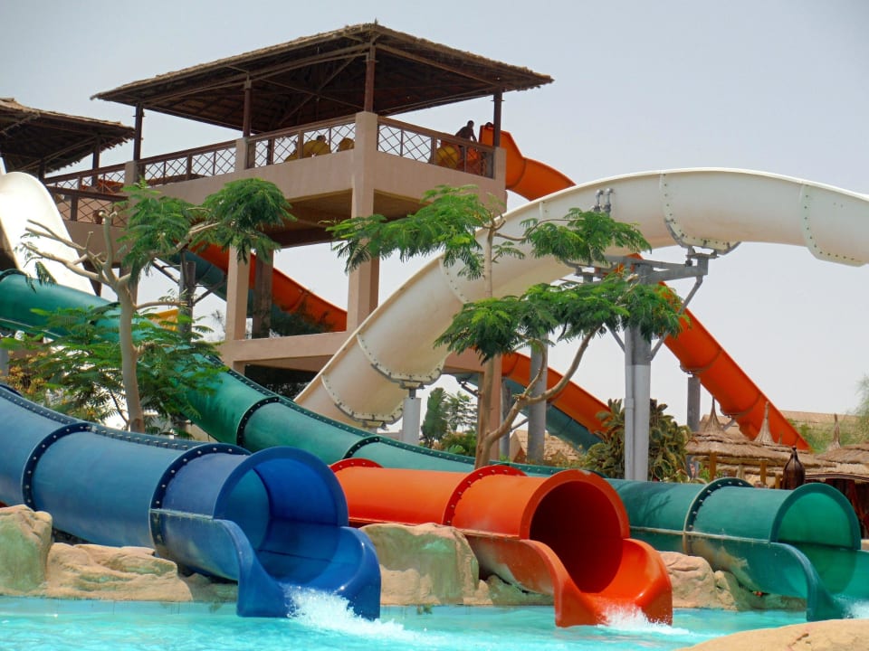 Ein Teil der Rutschen Pickalbatros Jungle Aqua Park Resort - Neverland Hurghada