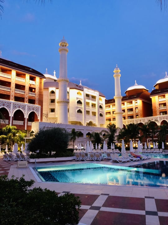 Außenansicht Royal Taj Mahal Hotel