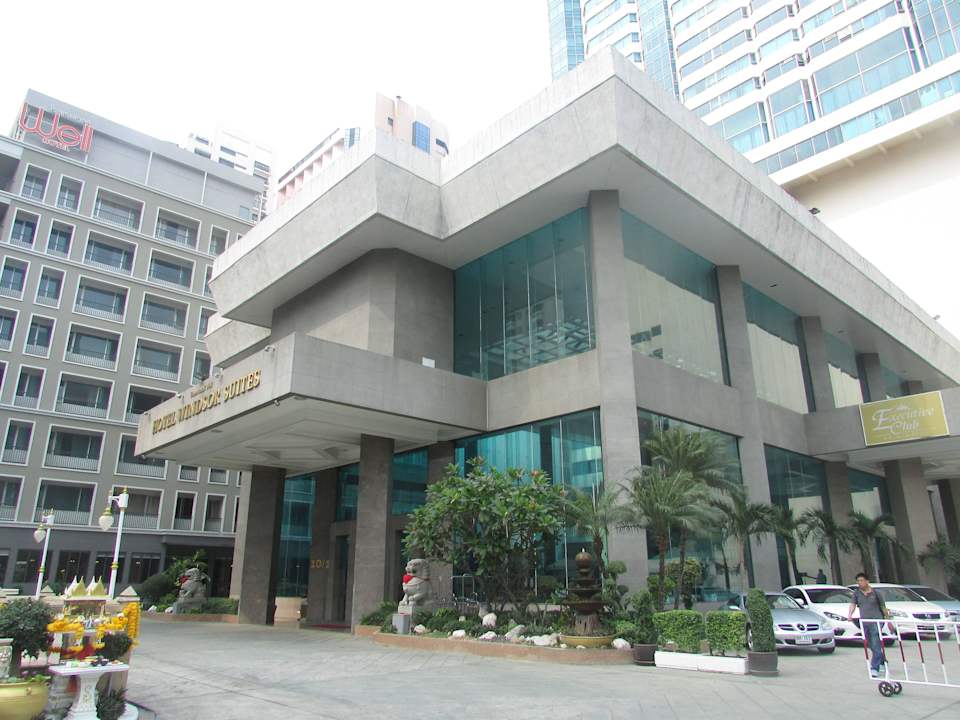 Hoteleingang Hotel Windsor Suites & Convention