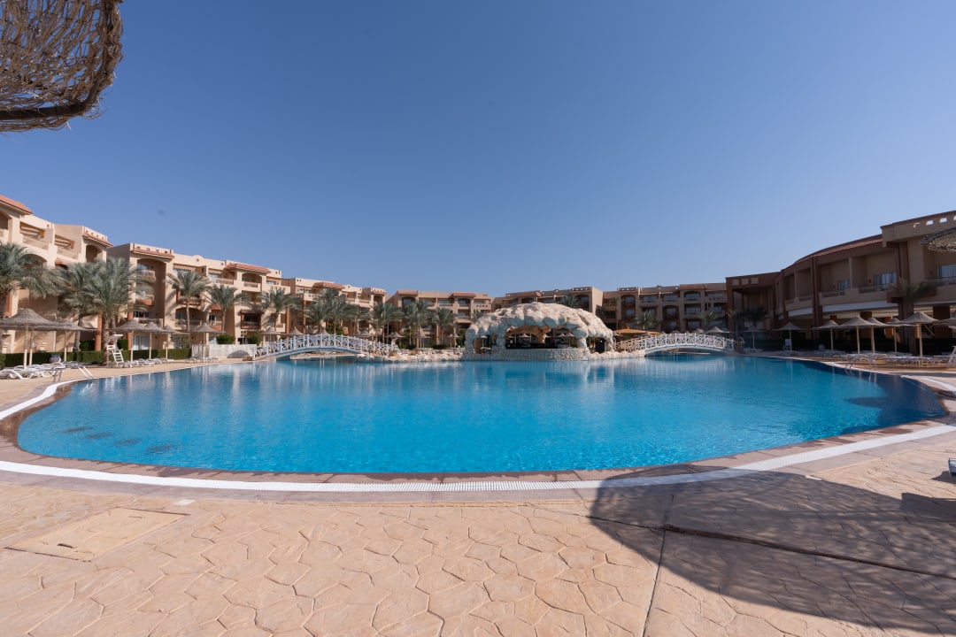 Pool Parrotel Lagoon Waterpark Resort