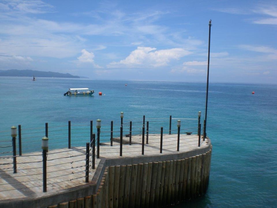 Anlegesteg für den Bootstransfer Hotel Shangri-La's Boracay Resort & Spa