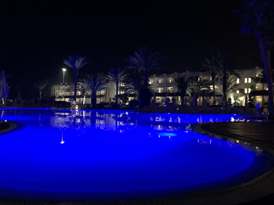 Pool Iberostar Waves Founty Beach