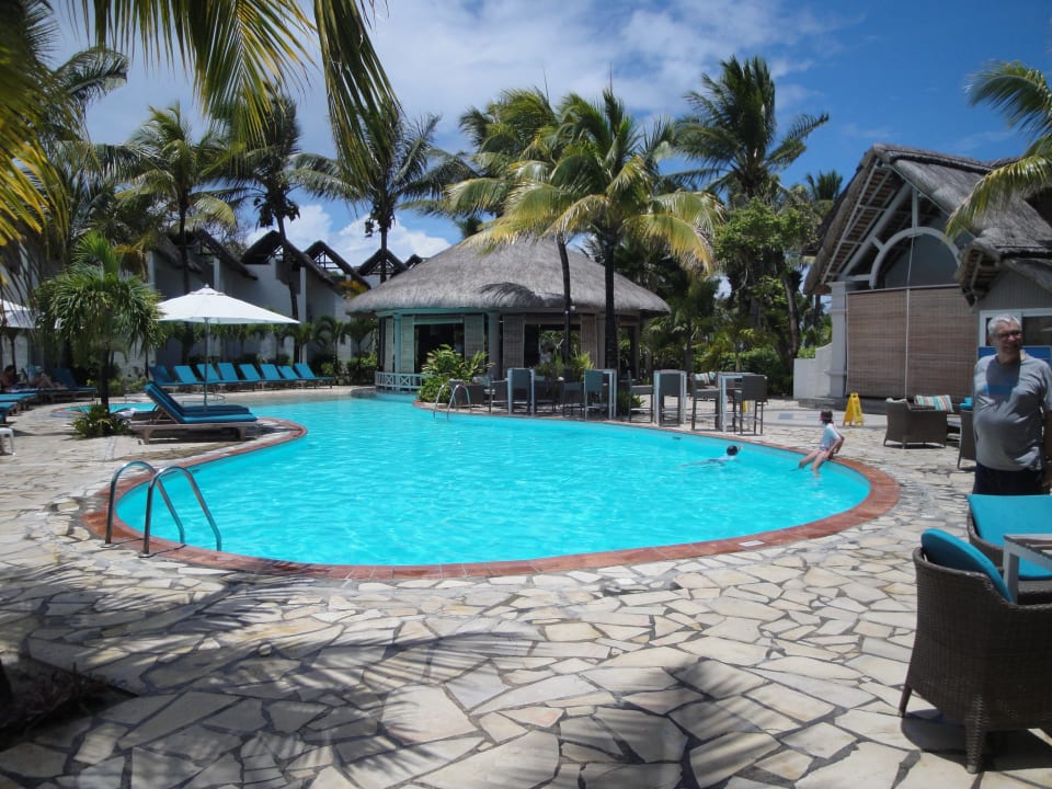 Pool mit Poolbar Veranda Palmar Beach Hotel