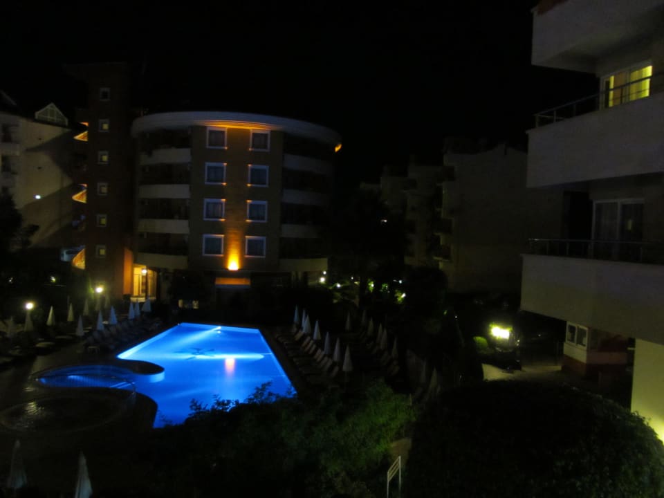 Block 7 mit Ruhepool Alaiye Resort & Spa