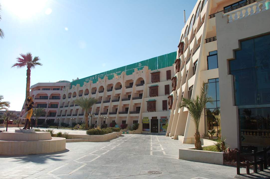 Golden 5 City Emerald Resort & Aqua Park