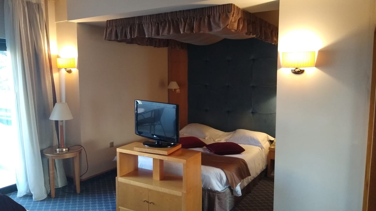 Zimmer Adams Beach Hotel