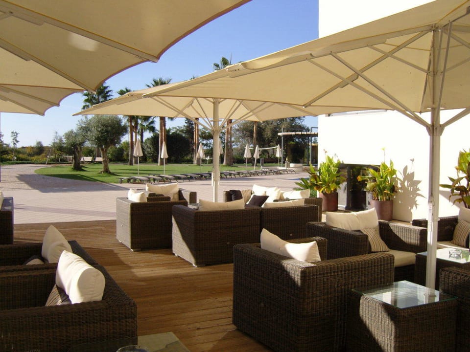 Terrasse und Garten Ozadi Altura Beach Resort