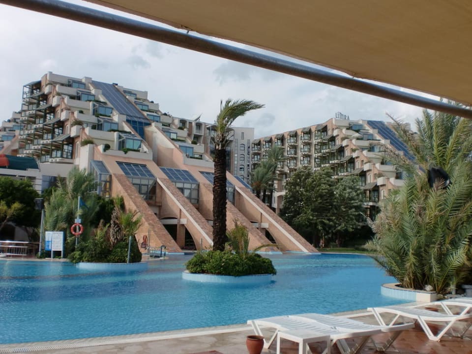 Pool und Haupthaus Limak Limra Hotel & Resort