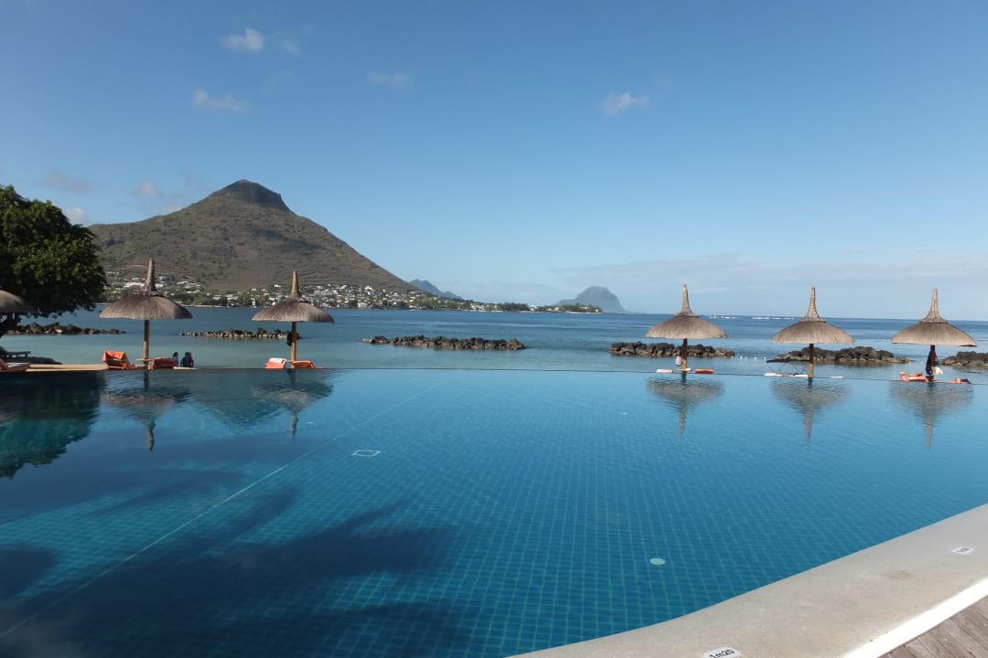 Pool Sands Suites Resort & Spa