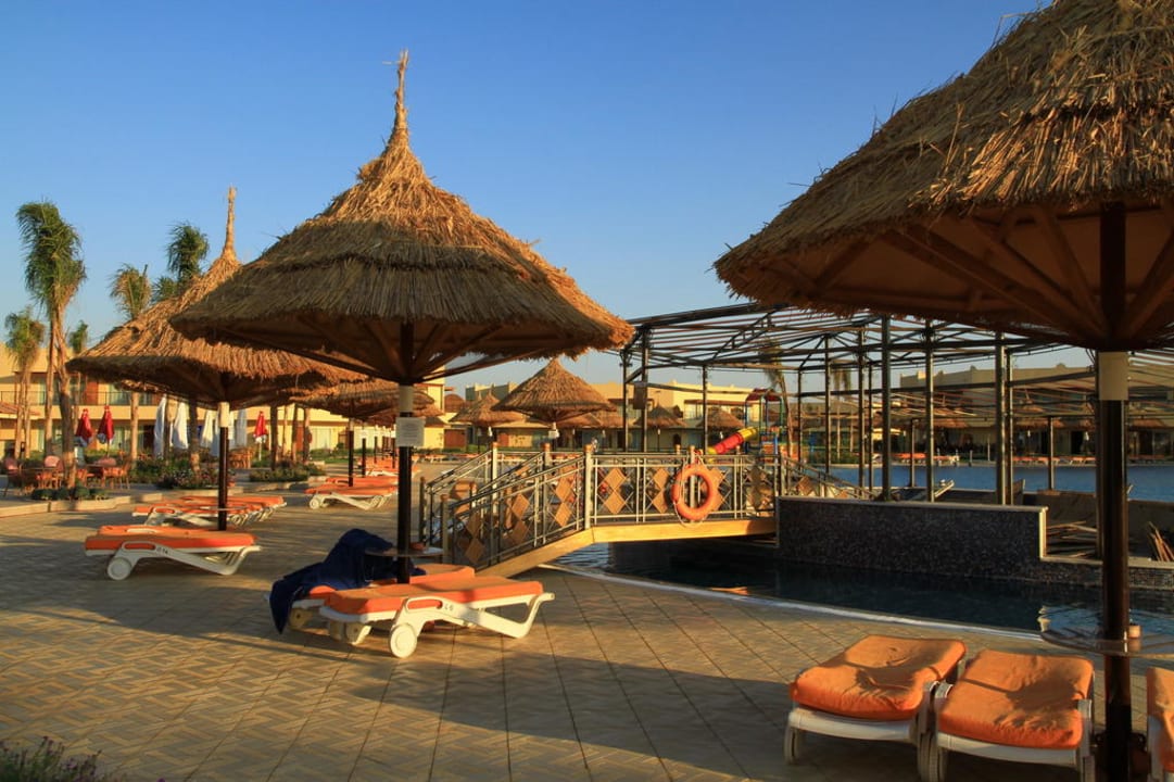 Horizon Pool Jolie Ville Kings Island Luxor