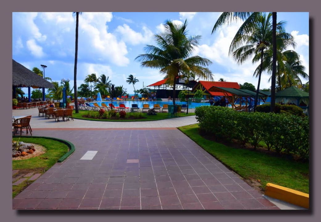 Linke seite bar Brisas Guardalavaca Hotel & Villas