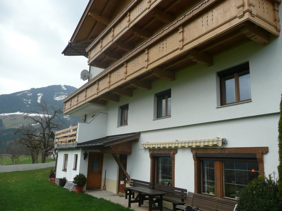 Der Sitz im Freien Landhaus Zeller