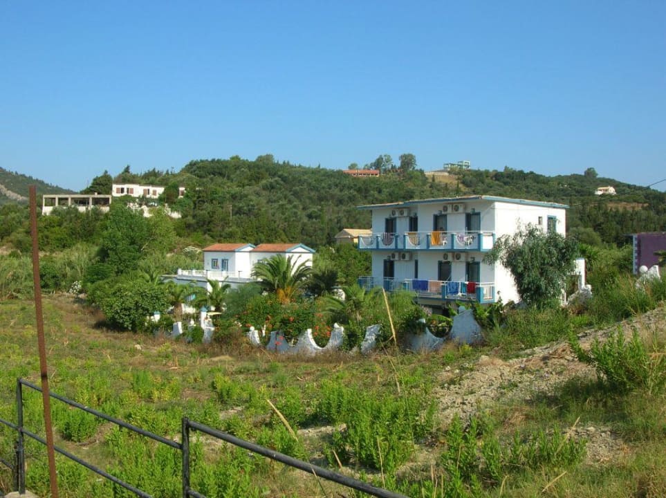 Alter und neuer trakt Akis Hotel Akis