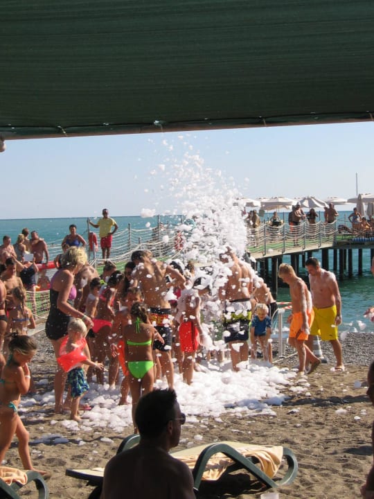 Schaumparty am Strand Belek Beach Resort Hotel