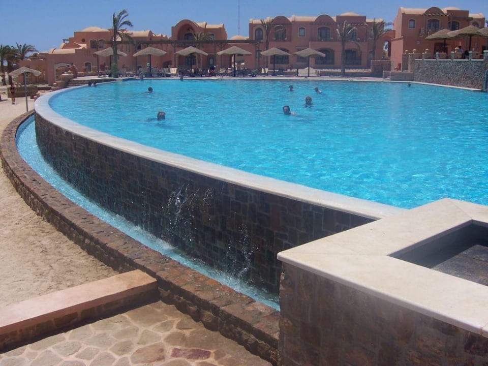 Der Riesen-Pool Radisson Blu Resort, El Quseir