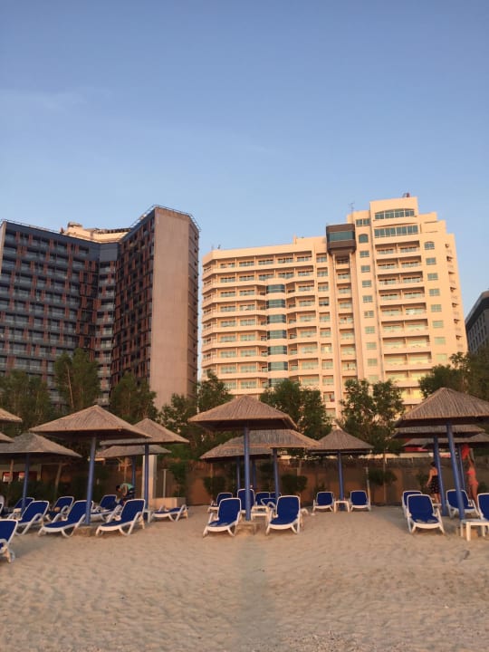 Außenansicht Ramada by Wyndham Beach Hotel Ajman