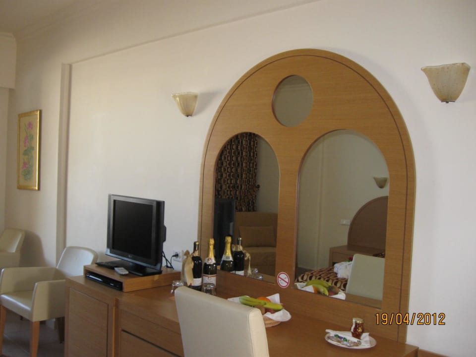 Zimmerausstattung Hotel Kalithea Horizon Royal