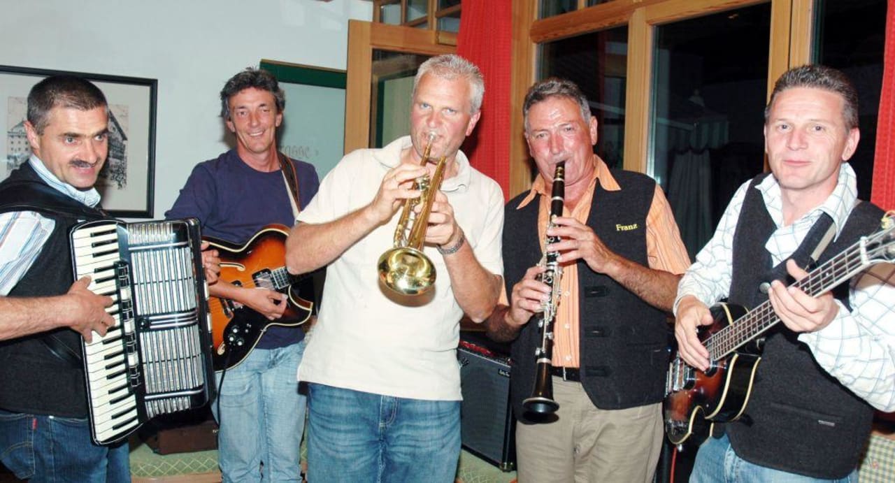 Die Salten-Oberkrainer zu Gast im Hirschenwirt Hotel & Gasthof zum Hirschen