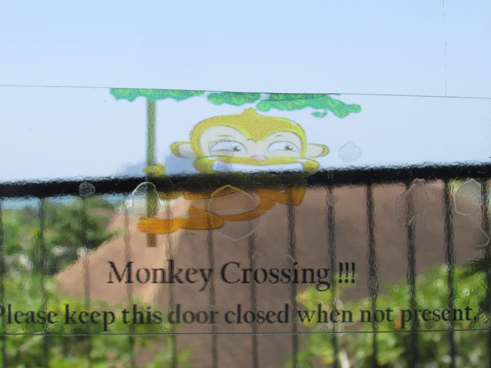 Warnhinweis an Balkontür Avani Ao Nang Cliff Krabi Resort