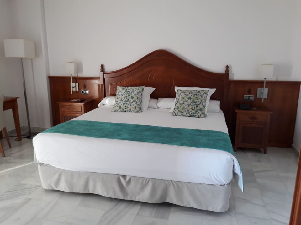 Zimmer BQ Andalucia Beach Hotel