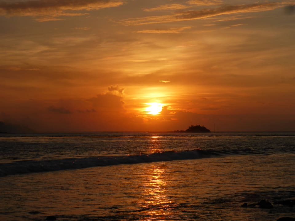 Sunset Bar Cinnamon Dhonveli Maldives