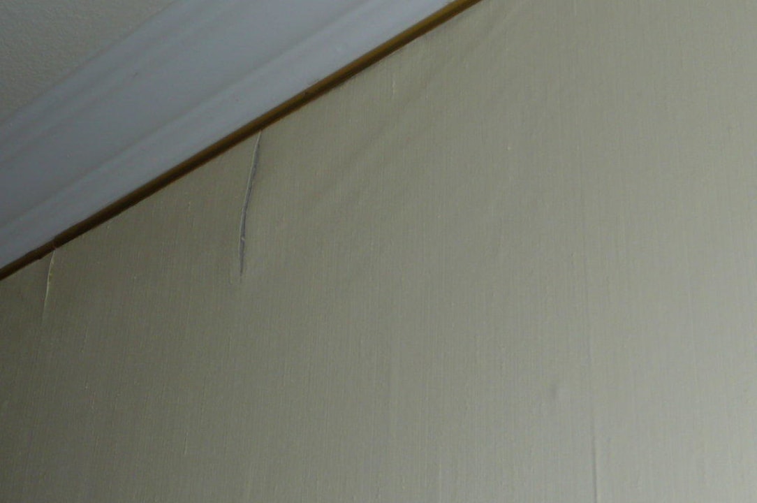 Wieder Tapeten und Leisten, die sich lösen Hotel Dolezal Residenz