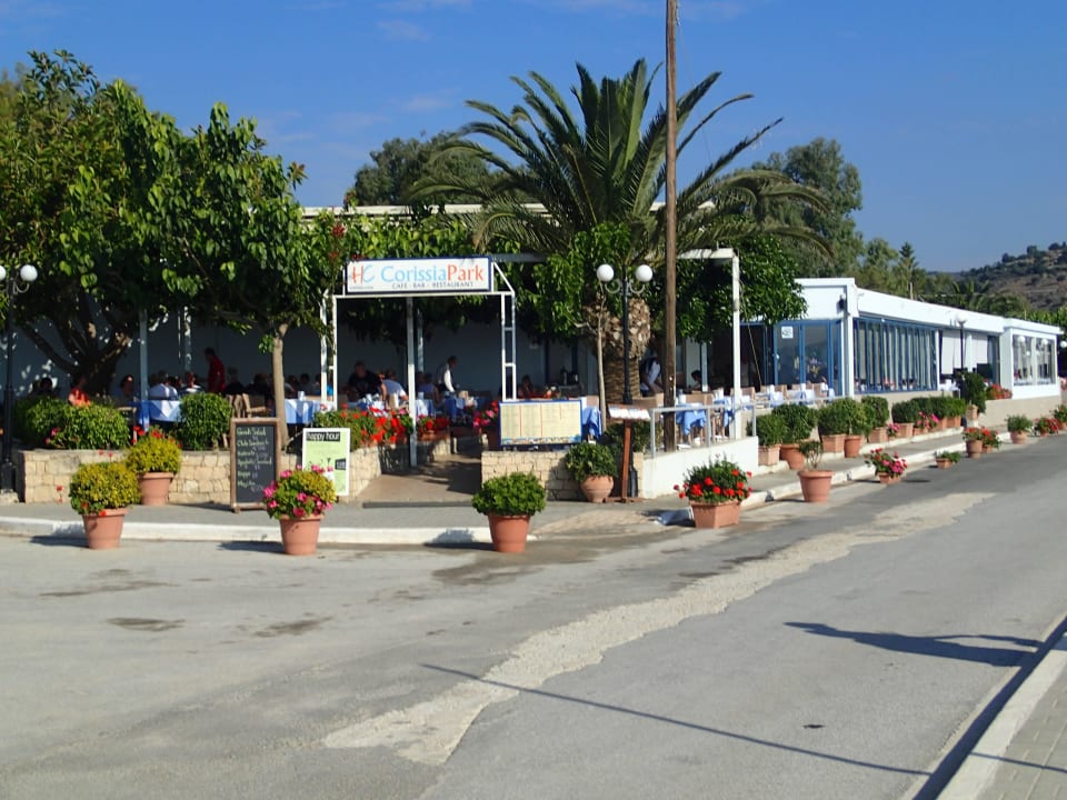 Eingang zum Corissia Park und Restaurant Hotel Corissia Princess