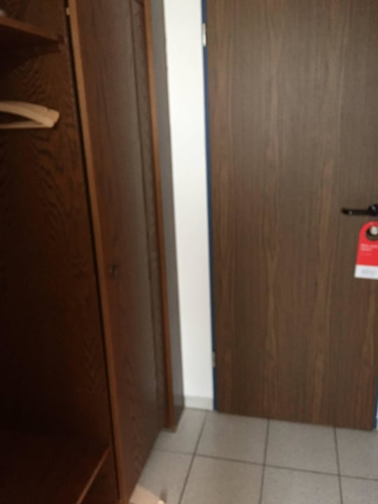 Tür mit Wandschrank Hotel Clemens August