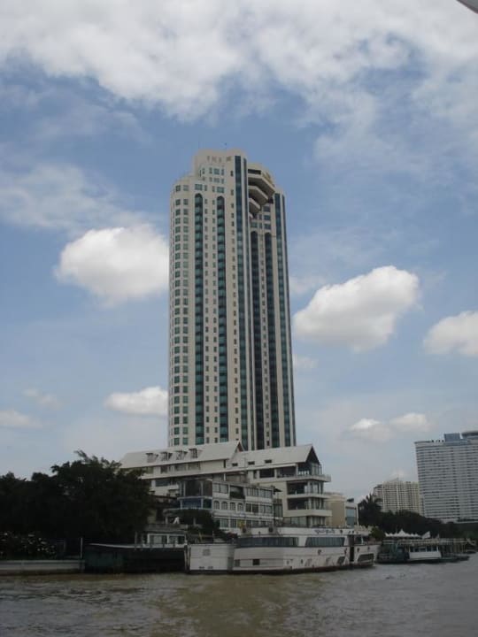 Hotel vom hoteleigenen Boot aus gesehen Hotel The Peninsula Bangkok