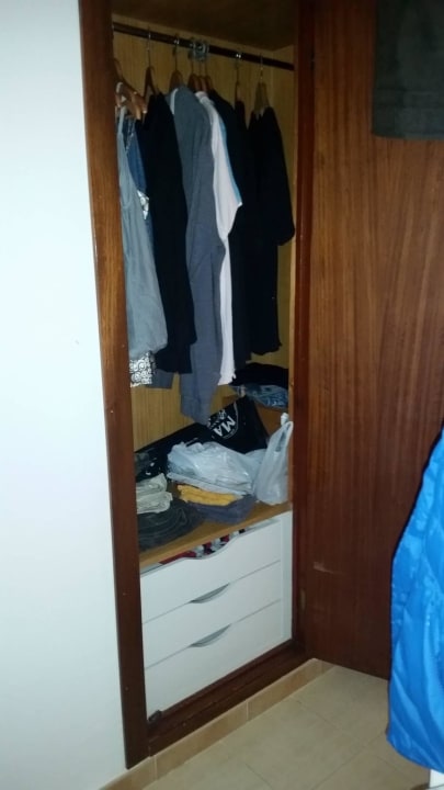 Schrank Hotel Bella Mar