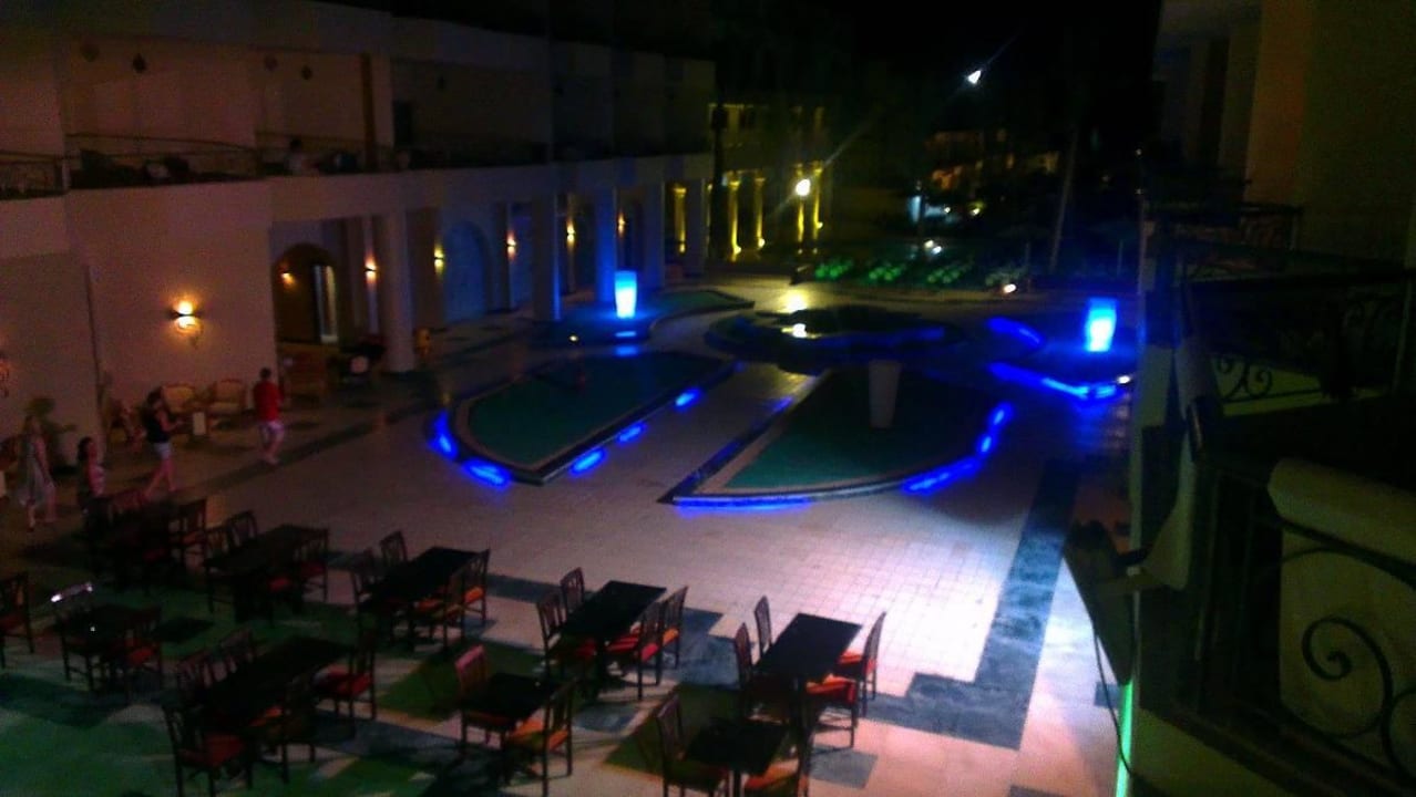 Innenhof abends Bellagio Beach Resort & Spa