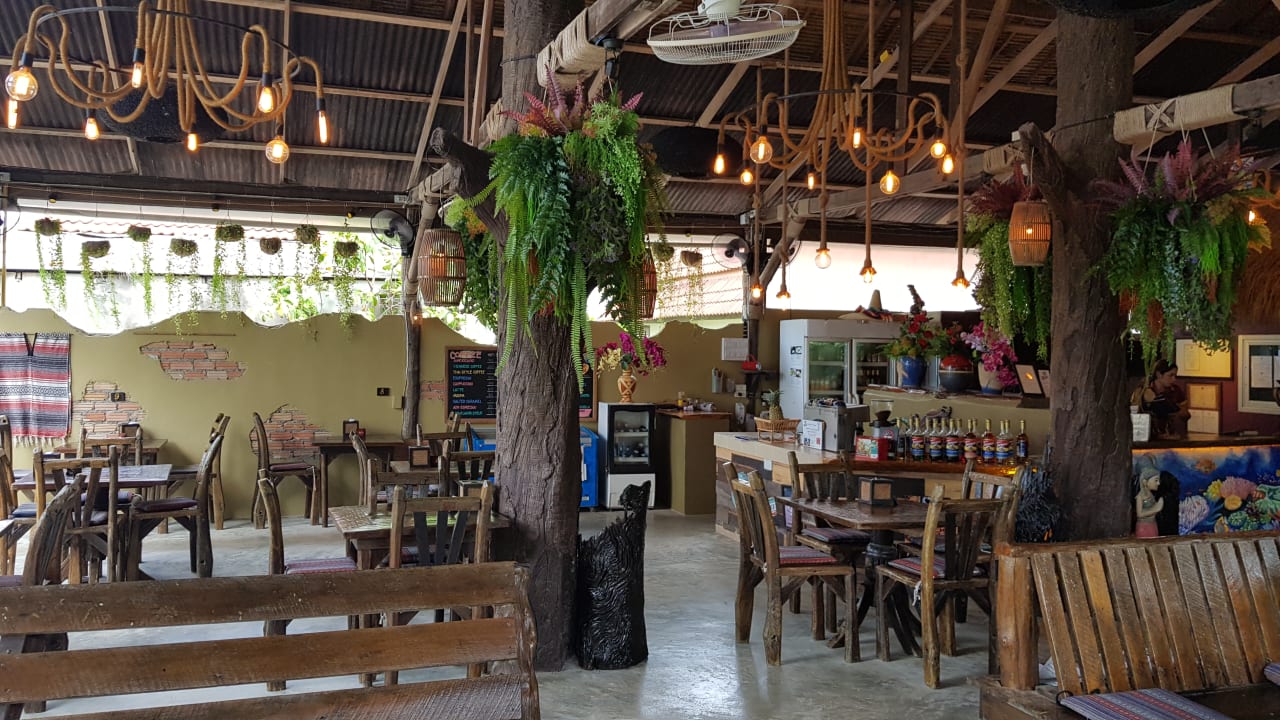 Gastro Hotel Lanta Castaway Resort