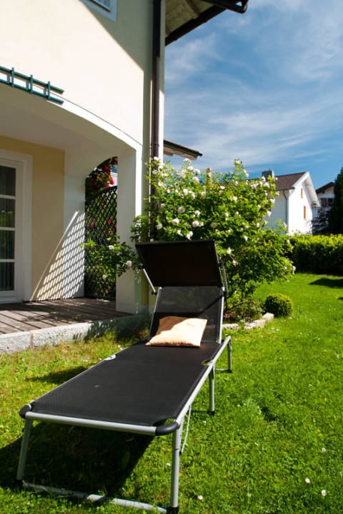 Sonniger Garten - Ihr Liegestuhl Ferienwohnung Haus Anita