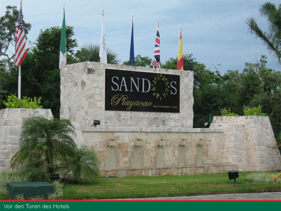 Zufahrt zum Hotel Sandos Playacar Beach Resort