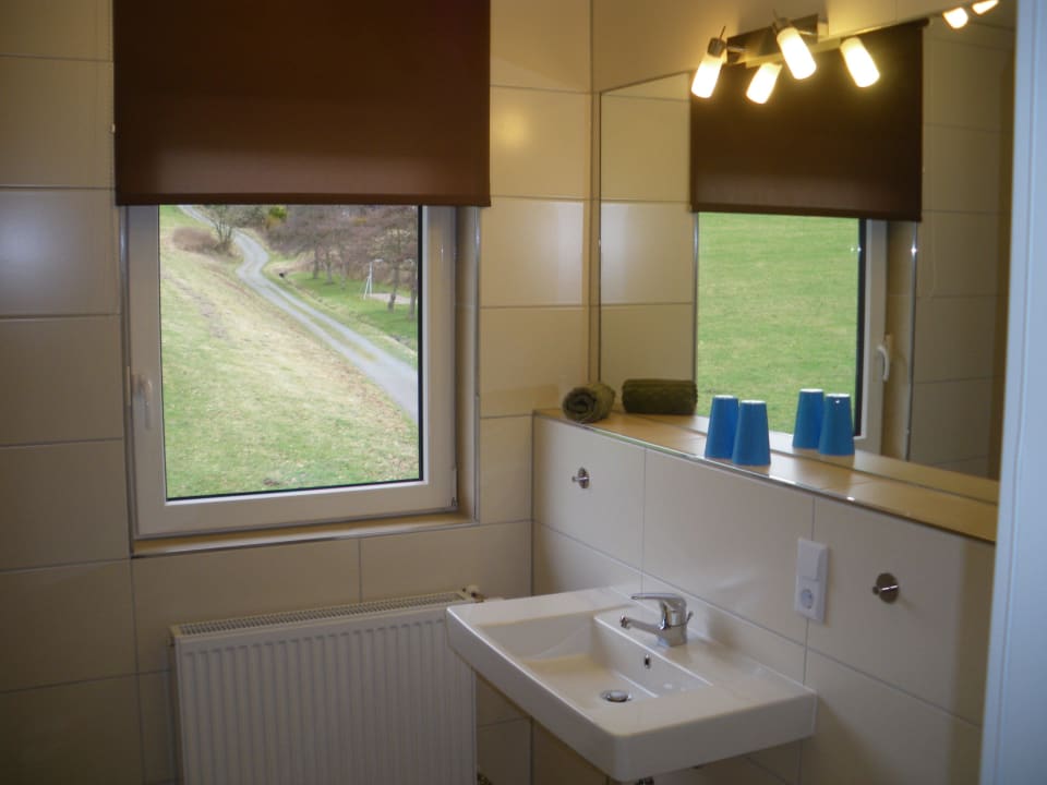 Badezimmer Fewo Typ C Ferienwohnungen Landhaus Meran