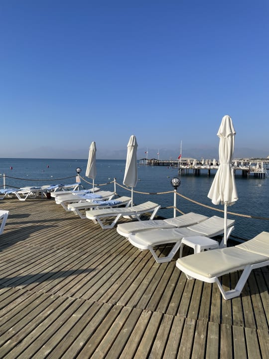Strand Saturn Palace Resort Hotel